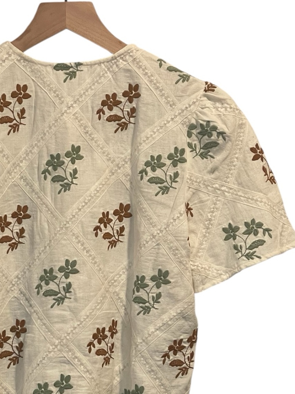 Sezane Amade Button Front Short Sleeve Top in Ecru With Embroidered Flowers, 34 - Picture 15 of 16